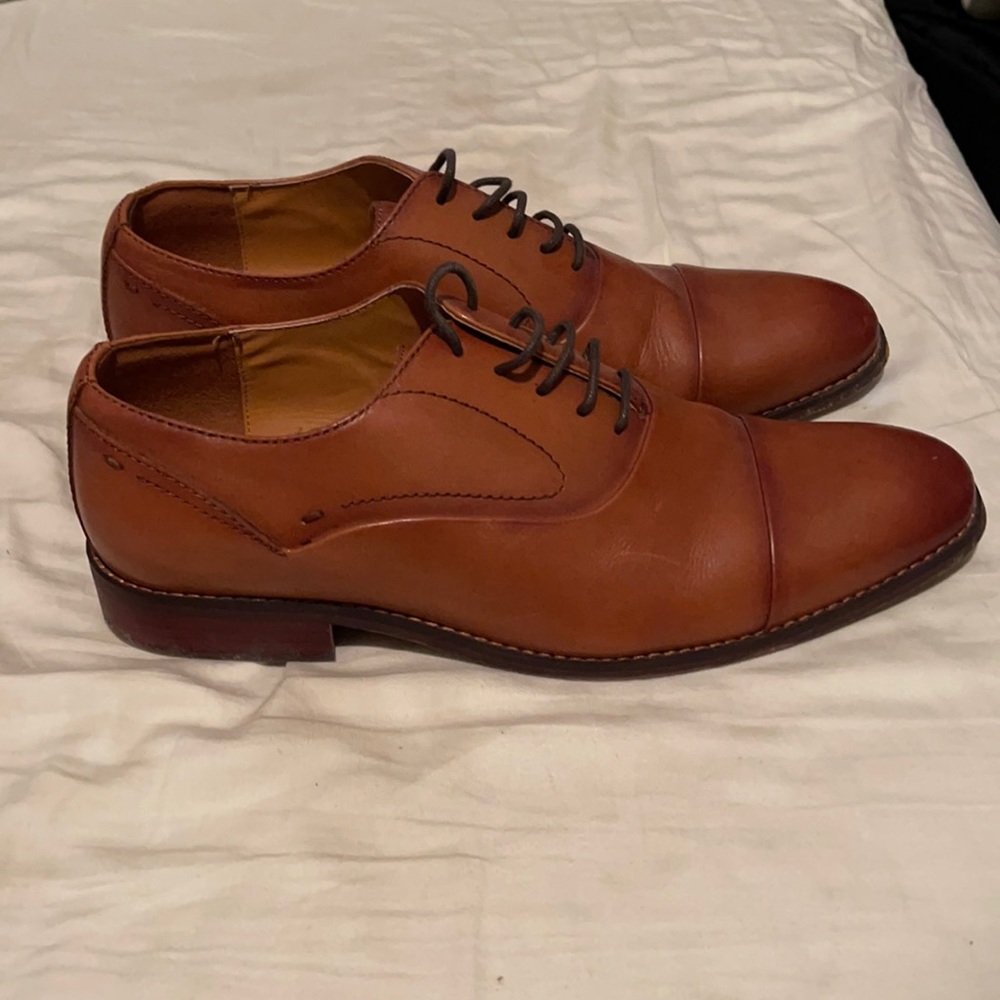 Express dress shoes size 8 tan